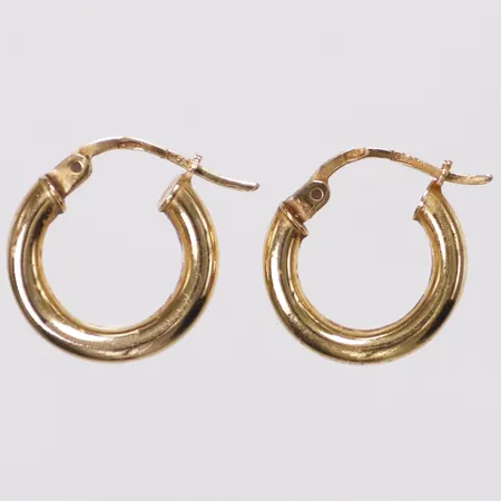 Ett par örhängen creoler, Ø15,5mm, bredd 2,8mm, 18K Vikt: 1,4 g