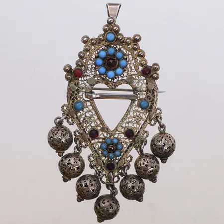 Dräktsmycke/brosch med stenar, längd 88mm, bredd 38,5mm, gravyr från år 1864, silver 830/1000 Vikt: 22,2 g