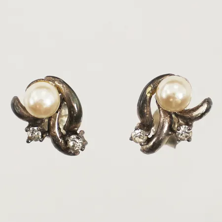 Ett par örhängen med imitationspärlor, vita stenar, längd 12,3mm, 8,9mm, silver 925/1000  Vikt: 1,8 g