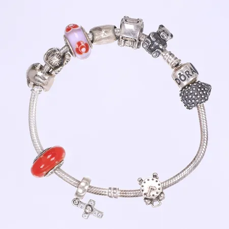 Armband med berlocker i silver och glas Pandora längd 20cm bredd 3-15mm silver 925/1000 Vikt: 51,2 g