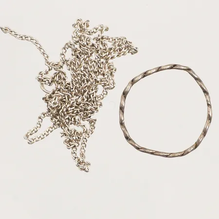 Diverse silver, defekt, silver Vikt: 2,3 g