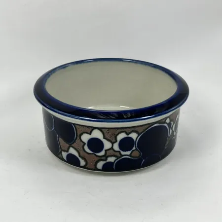 Skål Saara Arabia Finland, design Anja Jaatinen-Winqvist, höjd ca 6,5cm, Ø ca 15cm, porslin, bruksskick, Skickas med paket.