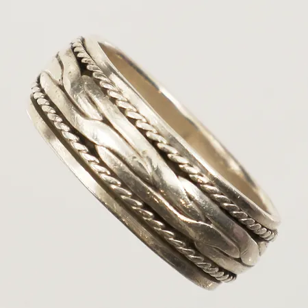 Ring, stl 24, bredd 9,6mm, rörlig mittdel, silver 925/1000 Vikt: 11,8 g