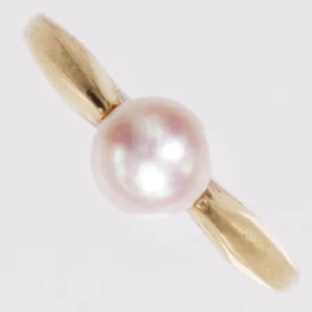 Ring med odlad pärla, stl 18, bredd 1,7-6,4mm, 14K Vikt: 2,3 g