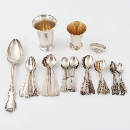 Diverse silver 830/1000 bestick pokaler. Vikt: 758 g