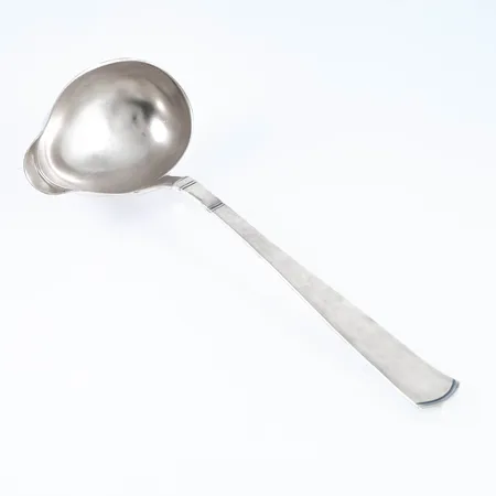 Rosenholm i silver (830/1000): en såsslev. Den är 175 mm lång och väger 52g. GAB Bruksskick.