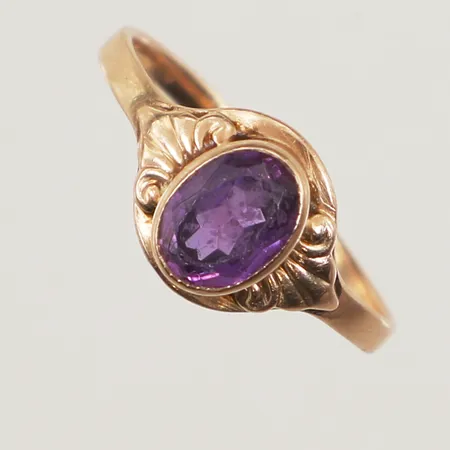 Ring, defekt, skadad, naggad sten, vind, 14K Vikt: 2,4 g