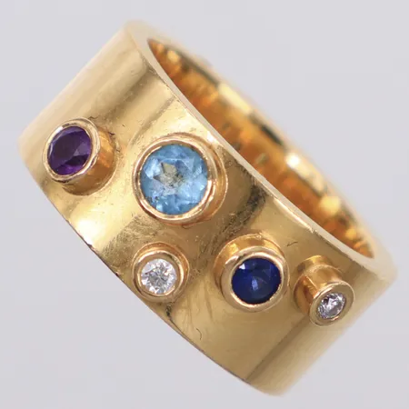 Ring med diamanter 1xca0,02ct 1xca0,03ct samt färgade stenar, stl 17¼, bredd 9,5mm, BEH Bengt Hallberg Guldsmeds AB, 18K Vikt: 18 g