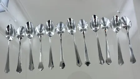 12 kaffeskedar, längd 12 cm, silver 830/1000 Vikt: 181,9 g