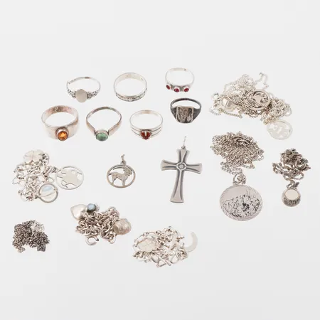 Diverse silversmycken,mestadels 830/1000. Vikt: 53,2 g