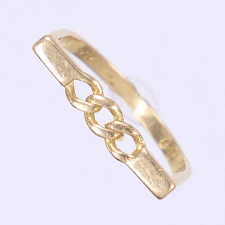 Ring med genombruten dekor stl 18½ bredd 2-4mm 18K  Vikt: 2,2 g