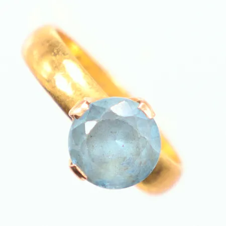 Ring blå sten Ø20, defekt skev i skenan, gravyr, 23K Vikt: 9,1 g