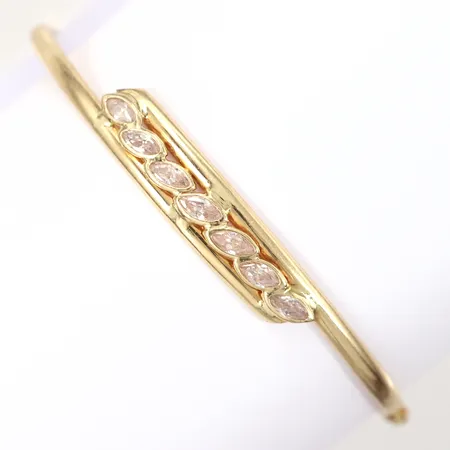 Armband stelt med vita stenar inre omkrets ca. 18cm, bredd: 3-8mm, öppningsbart, 14K Vikt: 4,8 g