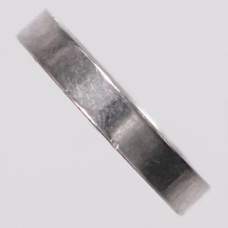 Ring slät, stl 15½, bredd 3,1mm, vitguld, gravyr, 18K Vikt: 3 g