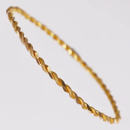 Armring tvinnad, Øca55mm, bredd 2,3mm, skev, saknar stämplar, 22K Vikt: 7 g