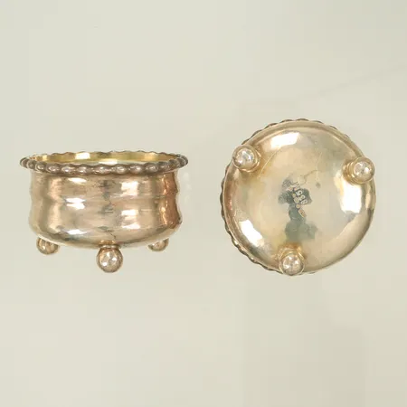 Salt- och pepparkar, Ø49mm, höjd 30mm, Sjögren Ab Juvelerare Oscar, 1920, Silver 835/1000, 62g Vikt: 62 g
