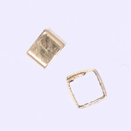 Diverse defekt guld 18K Vikt: 0,3 g