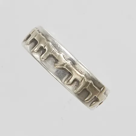 Ring med förgylld mönster dekor, stl18, bredd 5,5mm, slitage, 925/1000 silver Vikt: 2,8 g