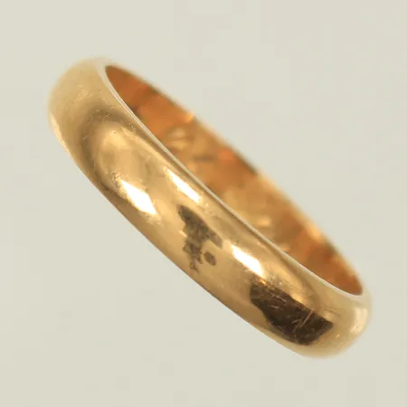 Slät ring stl 16½, bredd 4mm, gravyr, 18K, 3,7g Vikt: 3,7 g