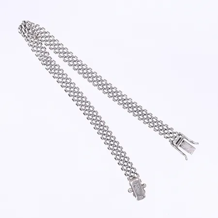 Armband 17cm bredd 5mm tillv. Jo'ans, vitguld, lätt bucklig, 18K  Vikt: 9,9 g