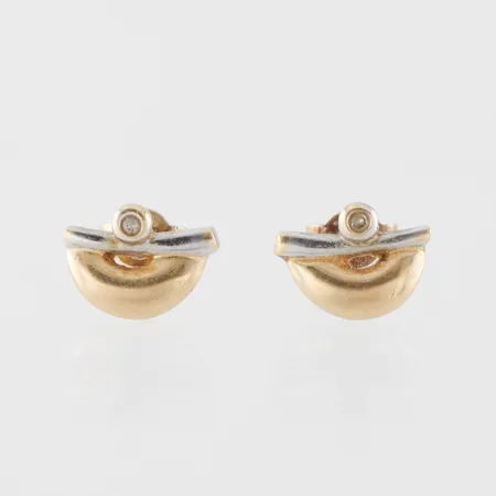 Örhängen paret 14k,längd ca 10.4 mm. Vikt: 2,4 g