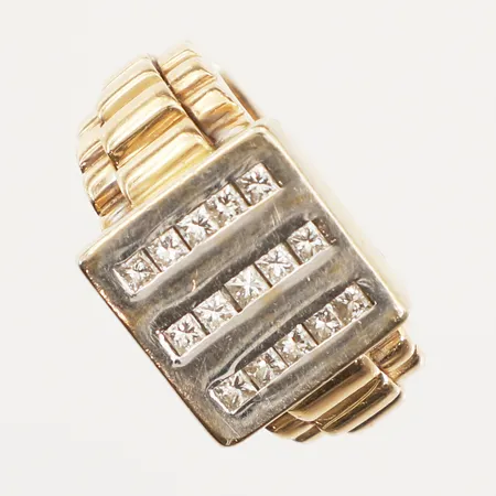 Klackring med prinsesslipade diamanter, 15x ca0,06ct, stl 19, bredd 14,3mm, tvåfärgad, 18K  Vikt: 19,6 g