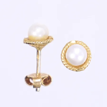 Ett par örhängen med odlade pärlor Ø6mm udda snurrebussar 18K Bruttovikt: 1,8g Vikt: 1,8 g