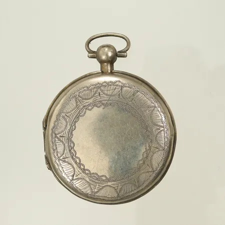 Luktdosa, Ø 41mm, höjd 10mm, stämplad CFC, år 1882, sliten/repig, Silver 830/1000, 16,1g Vikt: 16,1 g