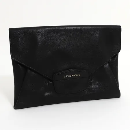 Väska Clutch Givenchy, #TE0143, mått 31x21cm, svart läder, kvitto från Nathalie Schuterman, dustbag 