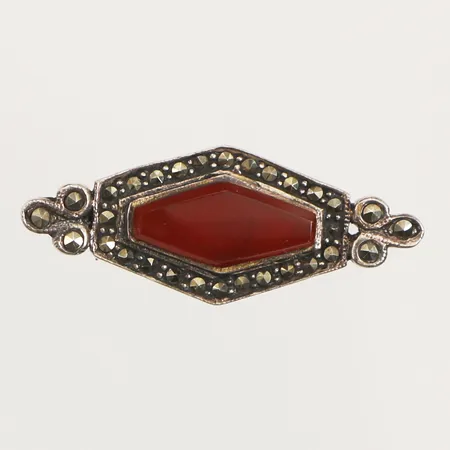 Brosch med karneol och markasiter, längd 13mm, bredd 33mm, 925/1000 silver Vikt: 4,2 g