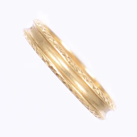 Ring mönstrad dekor stl 17½ bredd 4mm, gravyr, 18K  Vikt: 1,8 g