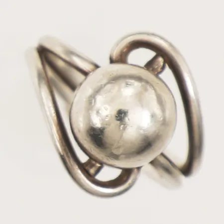 Ring, stl 16, bredd 3,3-15mm, 925/1000 silver  Vikt: 4,8 g