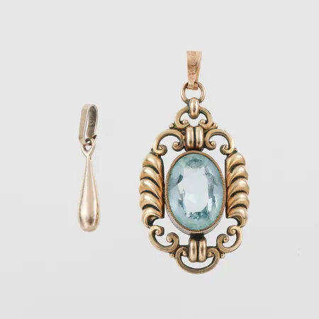 Hängen 2 st förgyllt Silver,höjd ca 23-40 mm. Vikt: 6,5 g