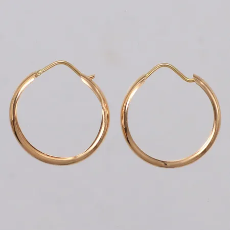 Ett par örhängen creoler, Ø17,5mm, bredd 3mm, bucklor, 18K  Vikt: 1 g