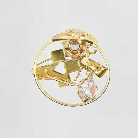 Diverse defekt guld med stenar, 18K. Vikt: 2,5 g