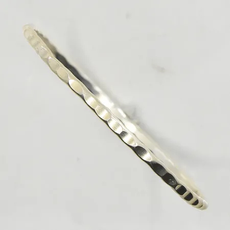 Armring stel modell, Ø66 mm, bredd 3 mm, ostämplad, 835/1000 silver. Vikt: 15 g