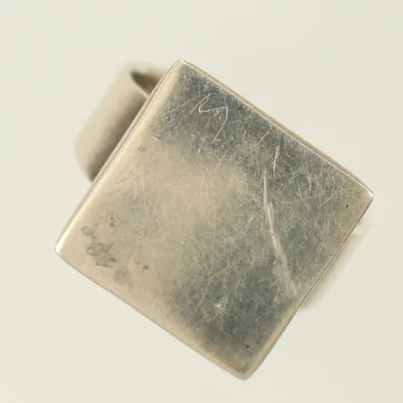 Ring stl 16¼, bredd 5-15mm, Silver 925/1000, 4,8g Vikt: 4,8 g