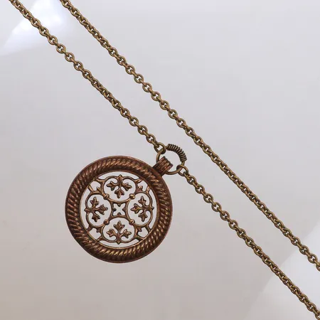 Collier Kalevala Koru, längd ca 82cm, bredd 3,7mm, hängets mått 51,6x45mm, brons