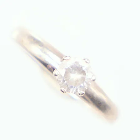 Ring Ø19¾ vit sten, silver 925/1000 Vikt: 2,7 g