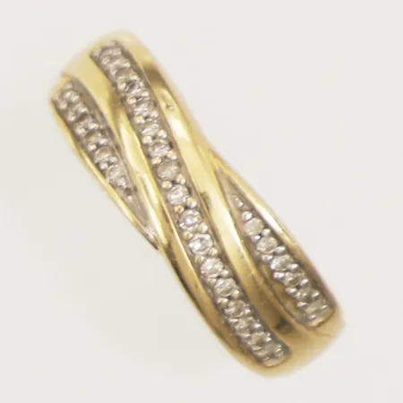 Ring med diamanter 28x ca 0,005ct, stl 16¾, bredd 2,7-6,2mm, GHA, 18K Vikt: 4 g