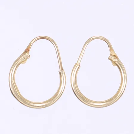 Ett par örhängen creoler Ø9mm, lätt buckliga, 14K  Vikt: 0,5 g