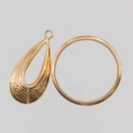 Diverse guld, defekt/gravyr, 18K 5,0g.