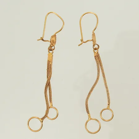 Örhängen, längd 57mm, bredd 3-7mm, 21K, 2,3g Vikt: 2,3 g