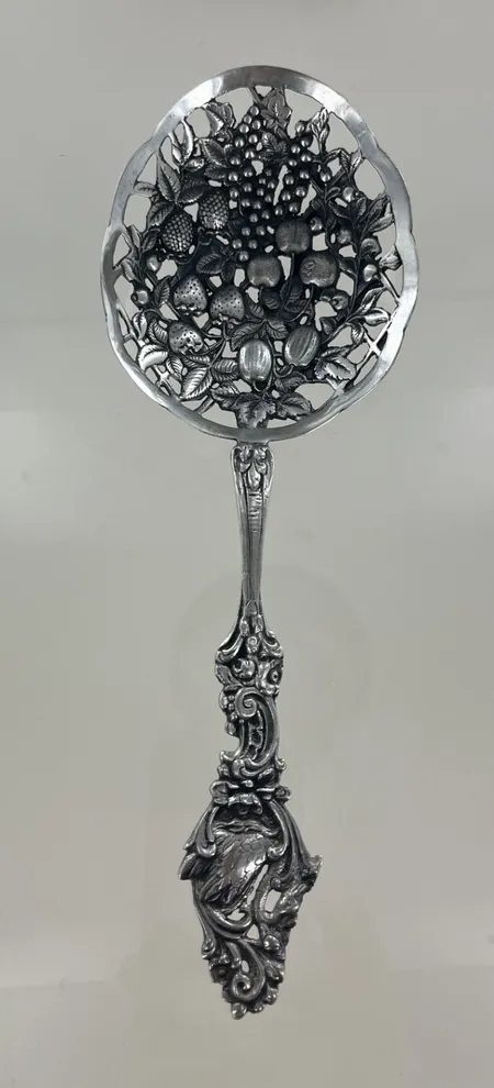 Sked, längd 23 cm, bredd 8 cm, silver  Vikt: 85,3 g