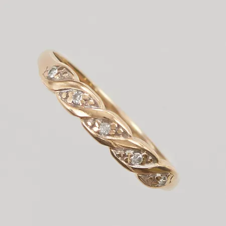 Ring diamanter 5x ca 0,01ct, Ø15¾, bredd:2mm, 18K 1,4g.