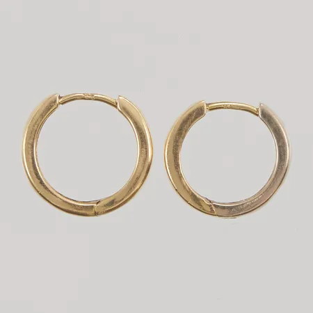 Omaka örhängen creoler, 9mm, en delvis rodierad, 18K 2,7g.