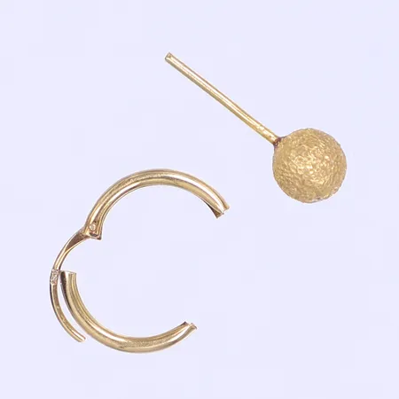 Diverse guld defekt 18K  Vikt: 1 g