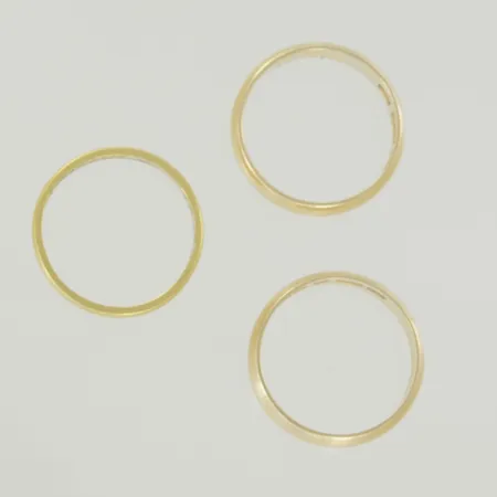 Ringar, gravyr, 23K 3,5 gr/18K 9,6 gr Vikt: 13,1 g