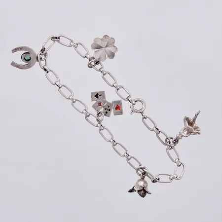 Armband med 5 berlocker, längd ca 19cm, bredd ca 4mm, importstämpel, längd ca 830/1000 silver Vikt: 8,3 g