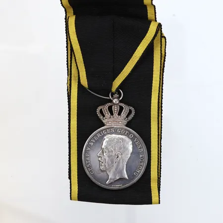 Medalj För trohet och flit med etui, personlig gravyr på kant, daterad 1909, etui trasigt. silver 925/1000, silvervikt: 43,5gram Vikt: 0 g